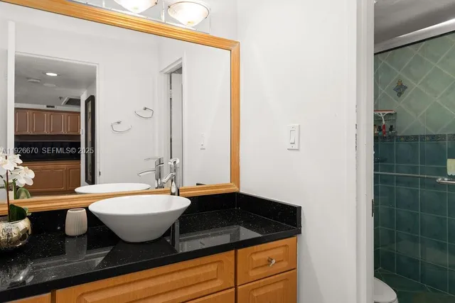 $559,000 | 100 Lincoln Road, Unit 702, Miami Beach, FL 33139