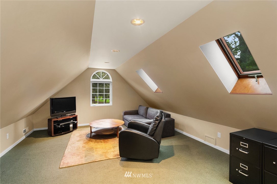 2620 Evergreen Point Road Medina, WA 98039 - Photo 19 of 25