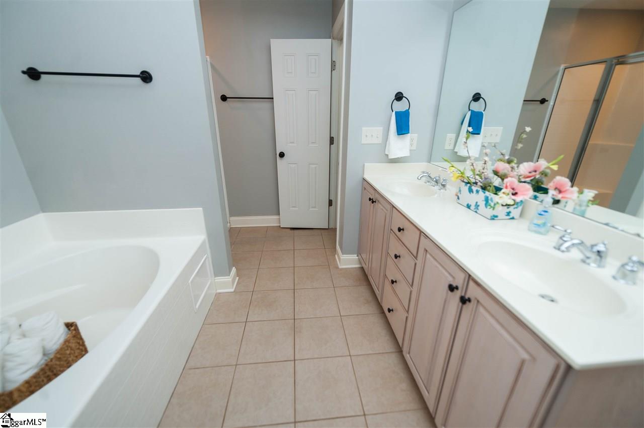 9 Caperton Way Greer, SC 29651 - Photo 13 of 36 Gallery Image 13