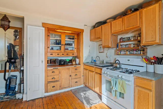 $844,000 | 103 North Champlain Street, Burlington, VT 05401