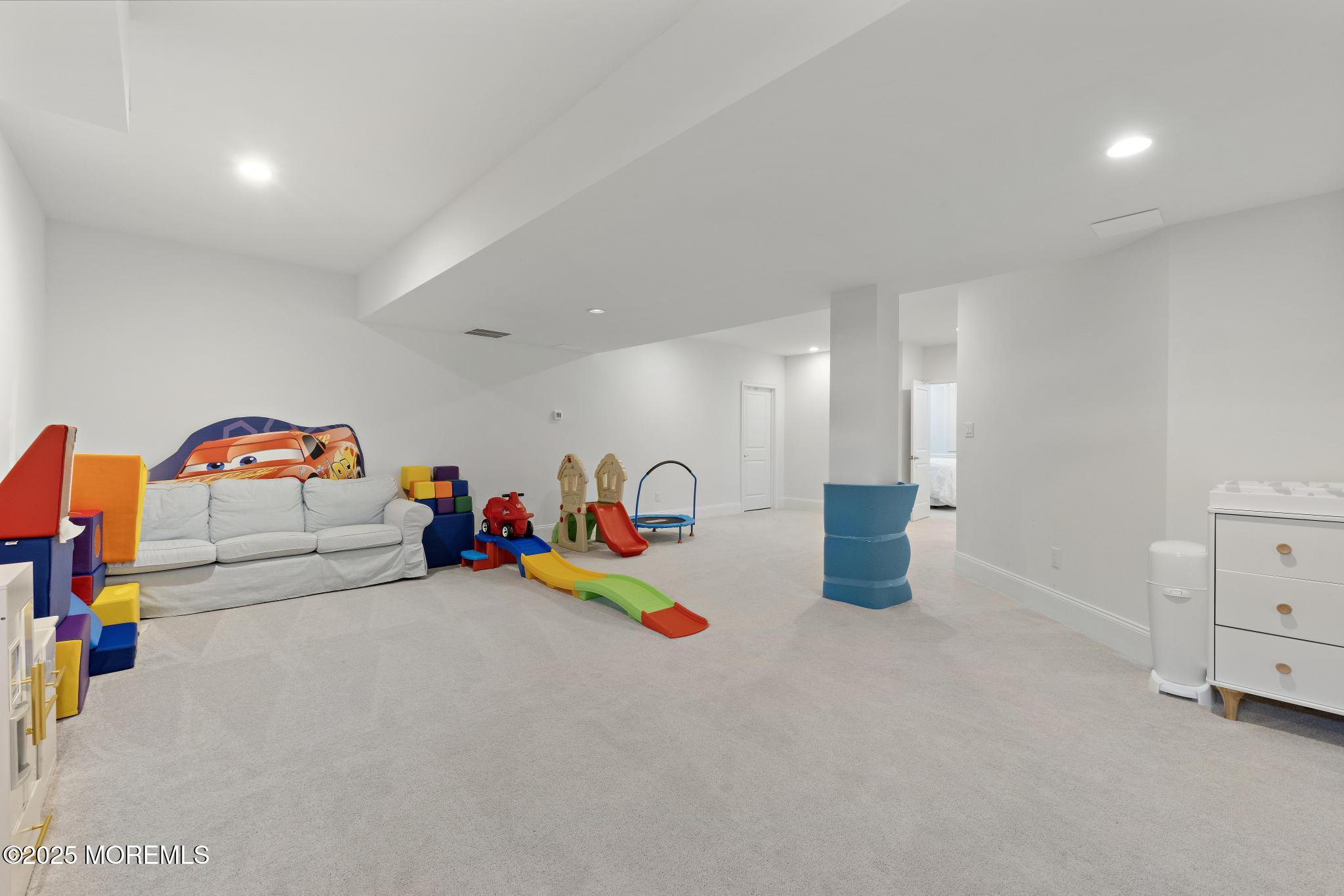 45 Windermere Road Lincroft, NJ 07738 - Photo 50 of 68 45 Windermere Rd (70)