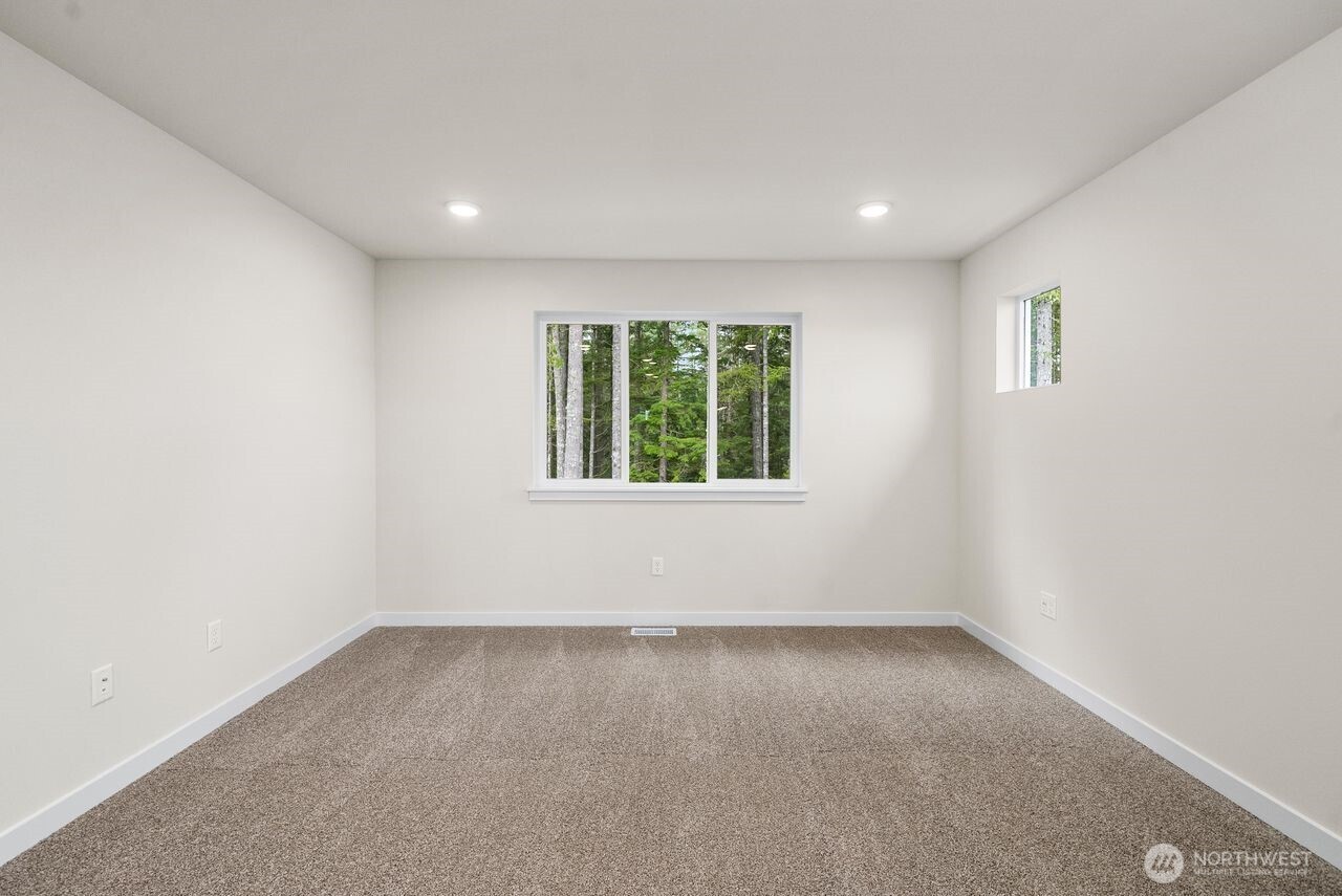 5904 Trce Drive Southwest Port Orchard, WA 98367 - Photo 23 of 29 an empty room with a window