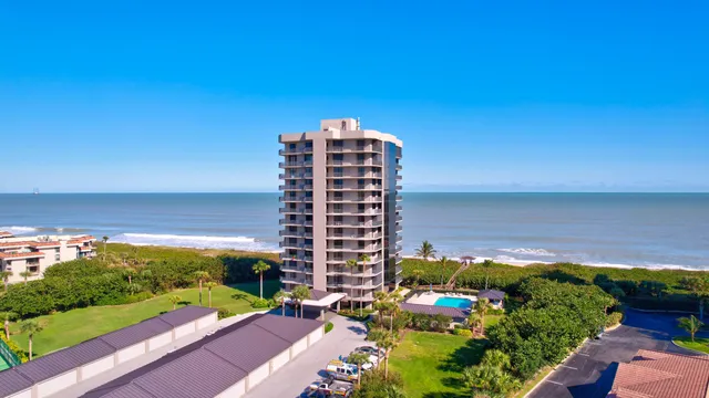 $1,095,000 | 4000 North Hwy A1A, Unit 1002, Hutchinson Island, FL 34949