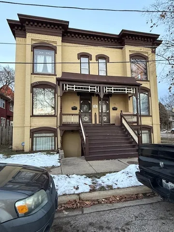 $3,000 | 71 Park Row, Unit 71, Elgin, IL 60120