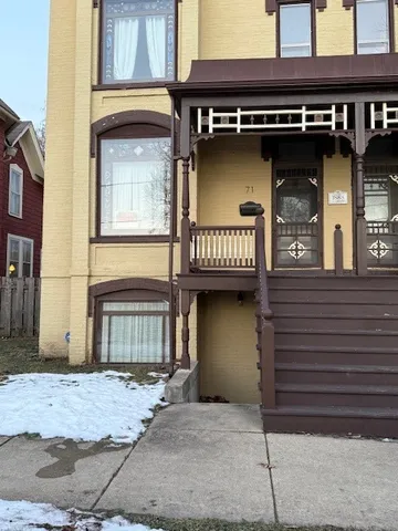 $3,000 | 71 Park Row, Unit 71, Elgin, IL 60120