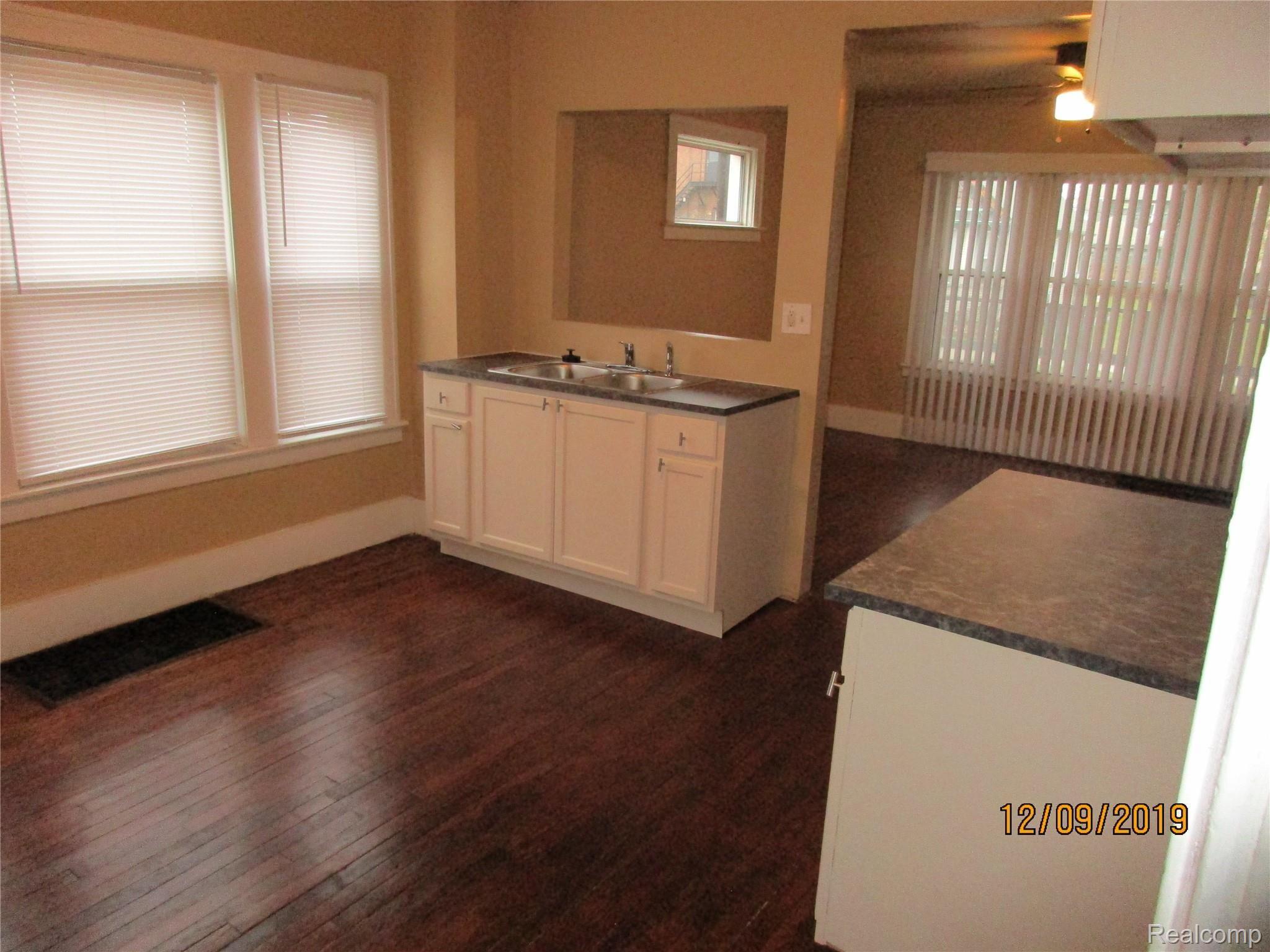 42 Oak Street River Rouge, MI 48218 - Photo 6 of 22 Lower Level Unit #1 Kitchen
