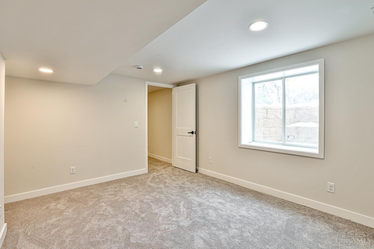 8765 Weller Road Cincinnati, OH 45249 - Photo 32 of 63