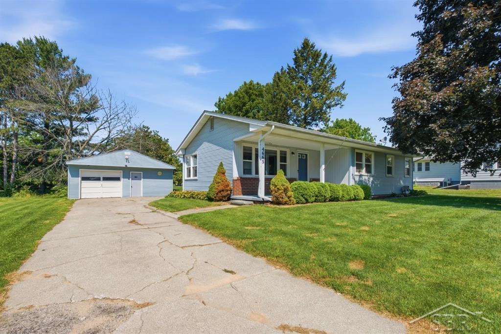 4665 North River Road Freeland, MI 48623 - Photo 3 of 37
