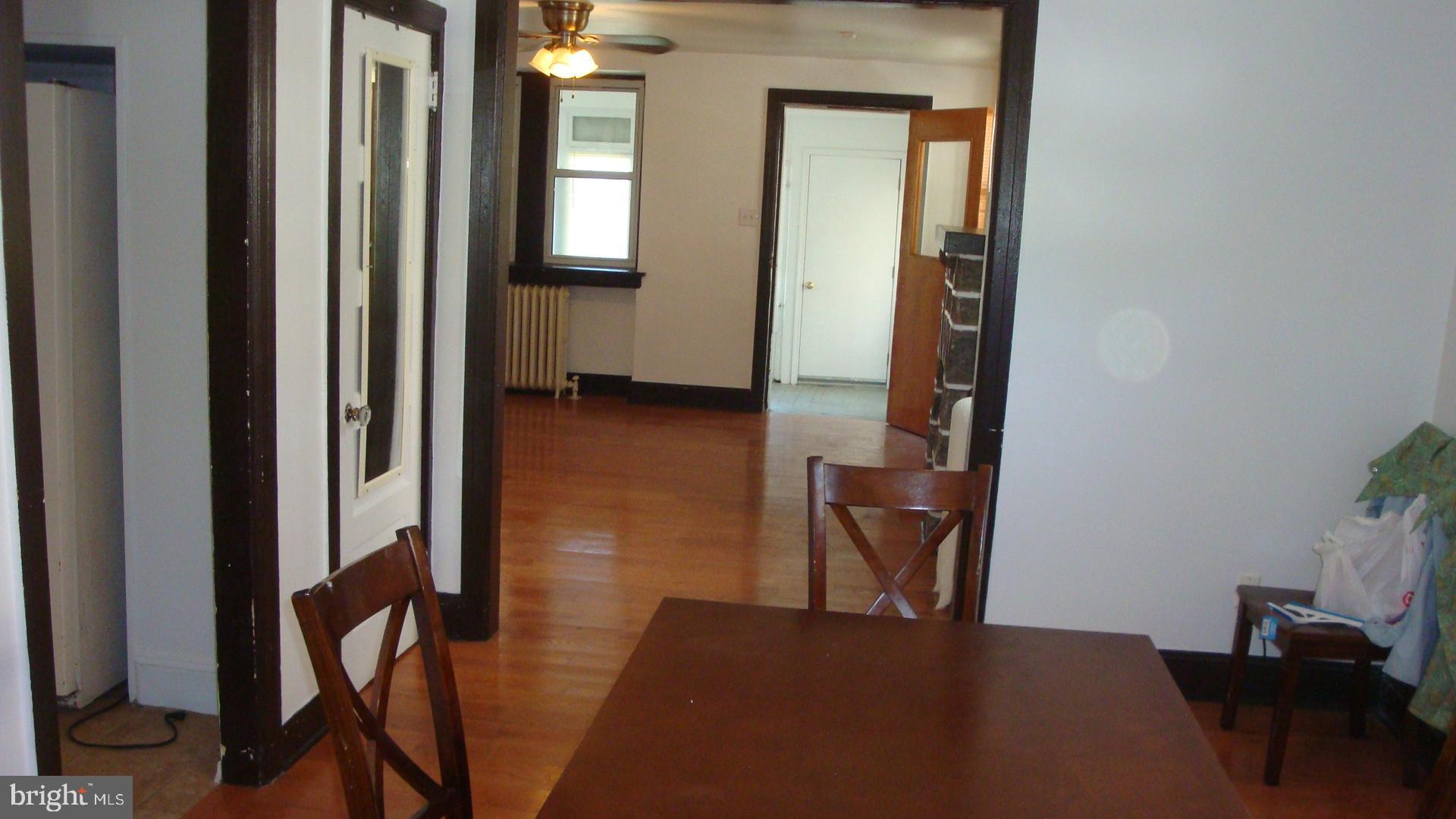 7507 Parkview Road Upper Darby, PA 19082 - Photo 3 of 17