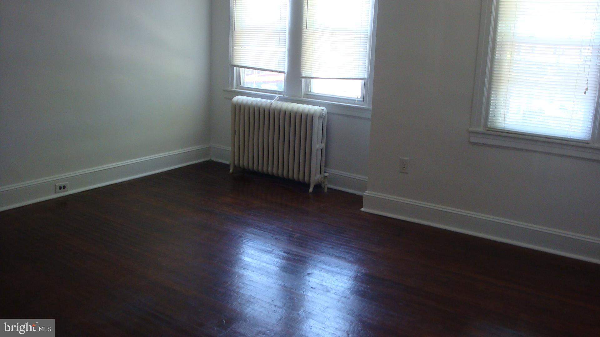 7507 Parkview Road Upper Darby, PA 19082 - Photo 8 of 17