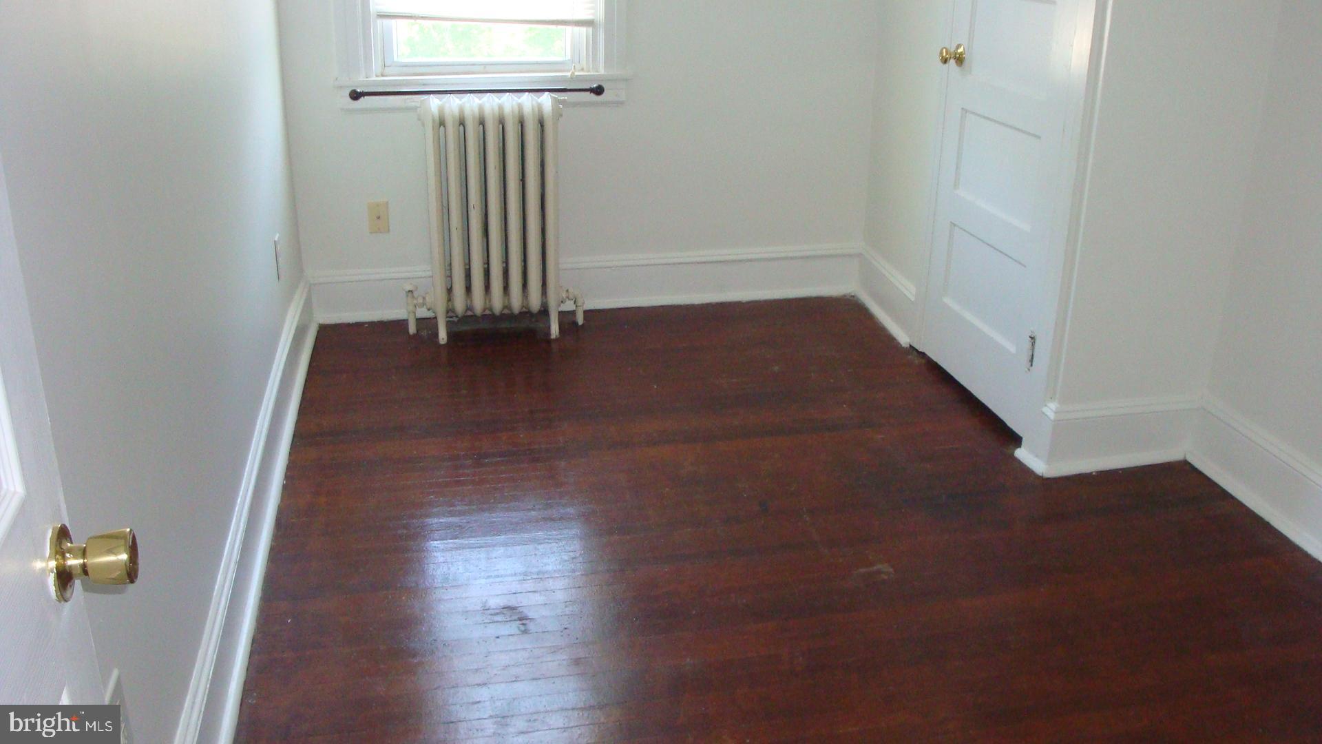 7507 Parkview Road Upper Darby, PA 19082 - Photo 10 of 17