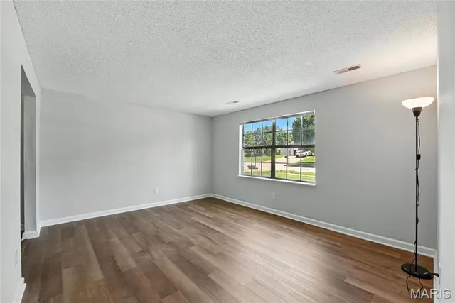 $199,900 | 2390 Wharton Court, Florissant, MO 63031