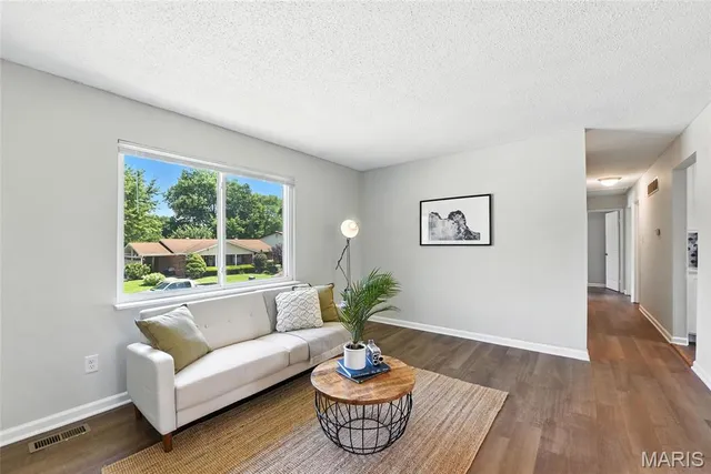 $199,900 | 2390 Wharton Court, Florissant, MO 63031