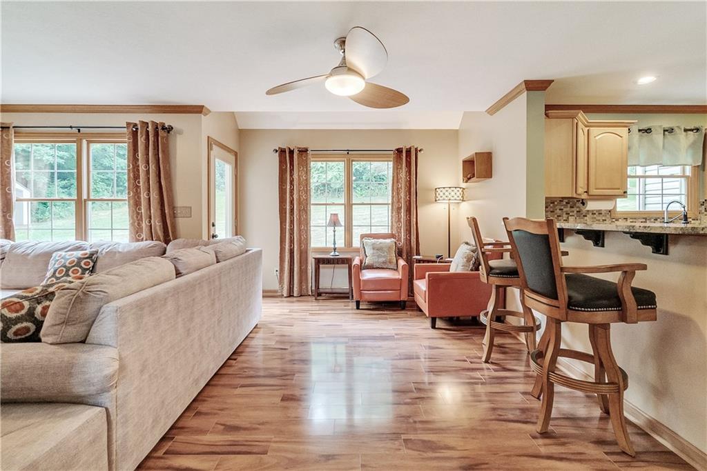 229 Ewing Road Carnegie, PA 15106 - Photo 4 of 25 Gallery Image 4