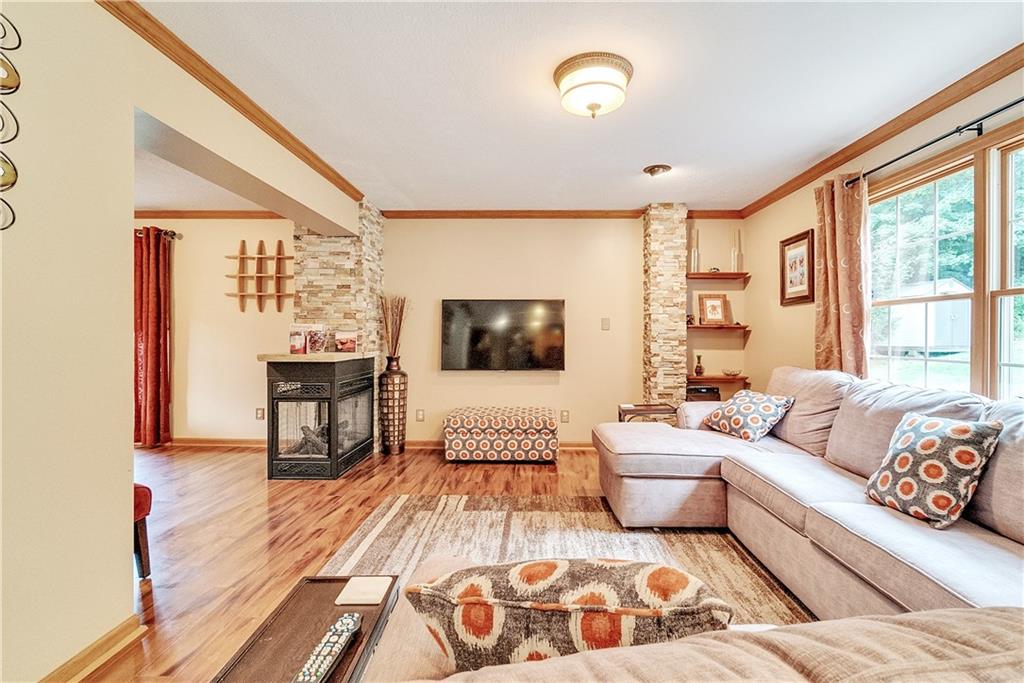 229 Ewing Road Carnegie, PA 15106 - Photo 5 of 25 Gallery Image 5