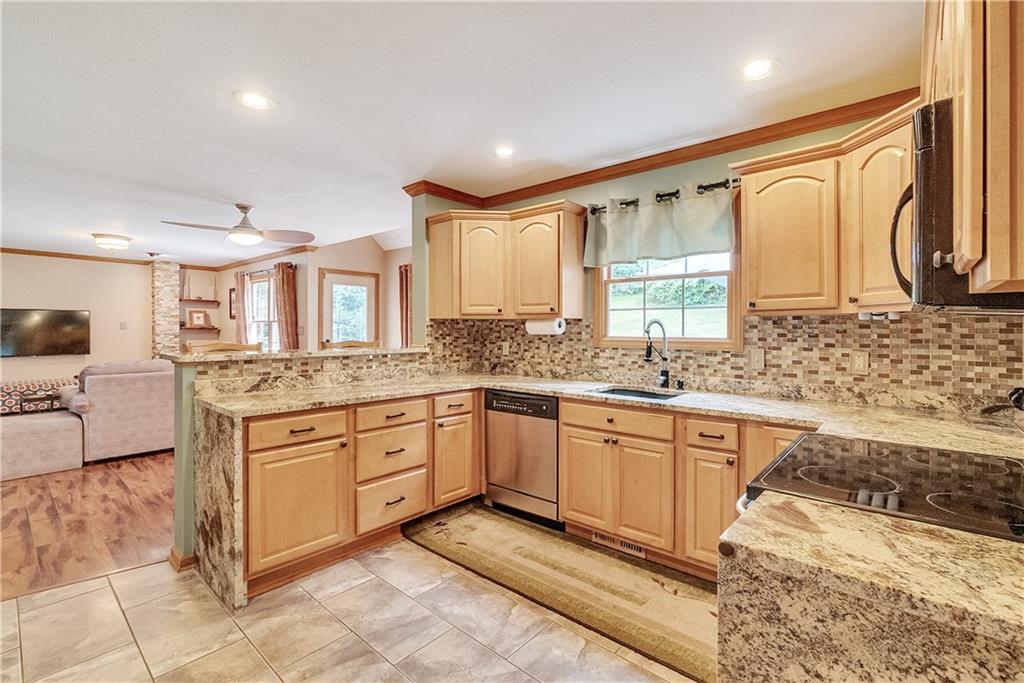 229 Ewing Road Carnegie, PA 15106 - Photo 9 of 25 Gallery Image 9