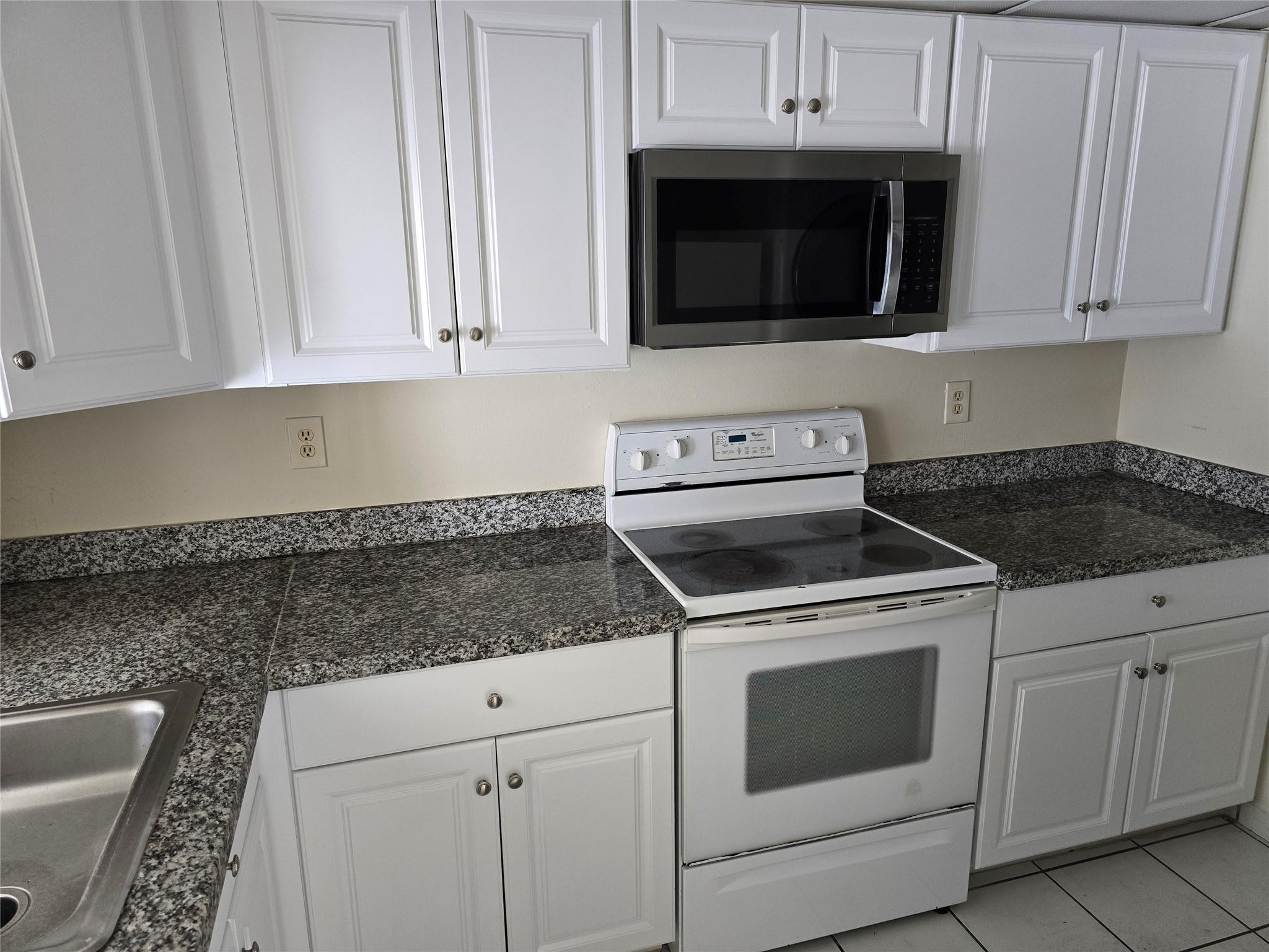 10050 Winding Lake Road, Unit 103 Sunrise, FL 33351 - Photo 2 of 15 Photo 2