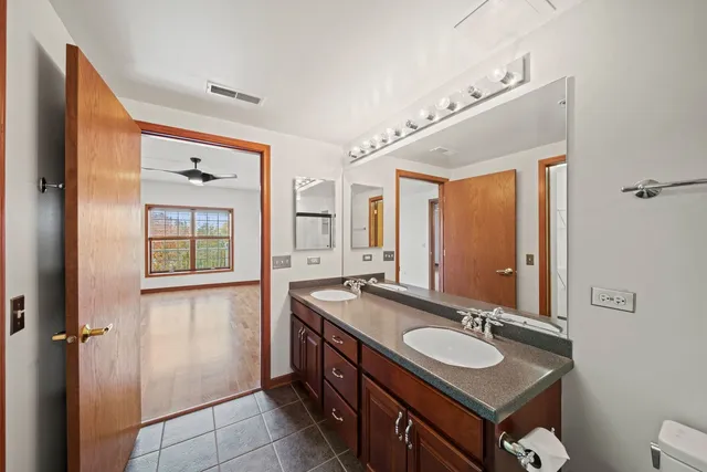 $337,500 | 601 West Rand Road, Unit 207, Arlington Heights, IL 60004