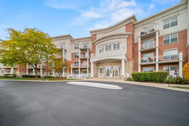 $337,500 | 601 West Rand Road, Unit 207, Arlington Heights, IL 60004