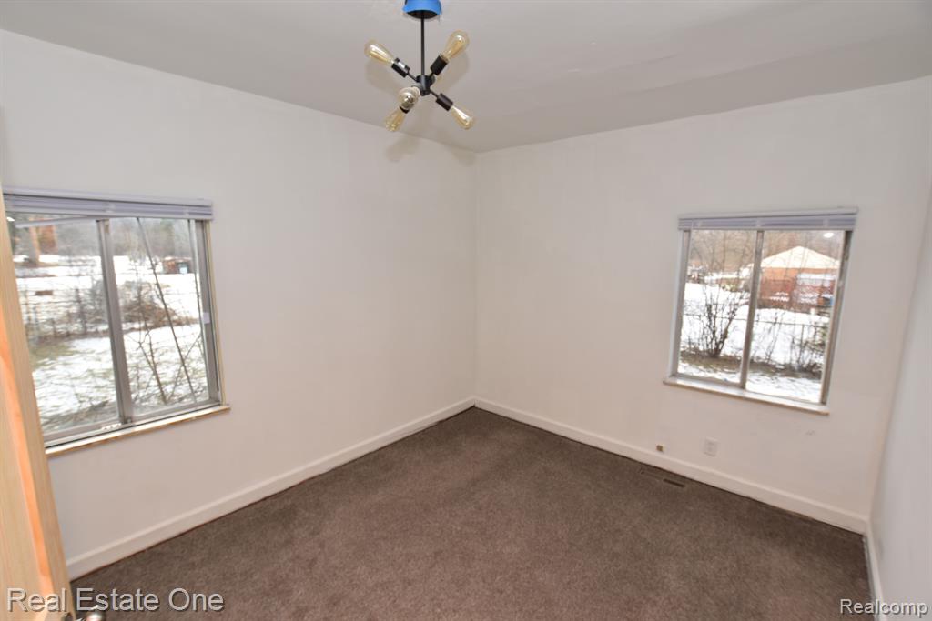 2439 Coldwater Road Flint, MI 48505 - Photo 14 of 18