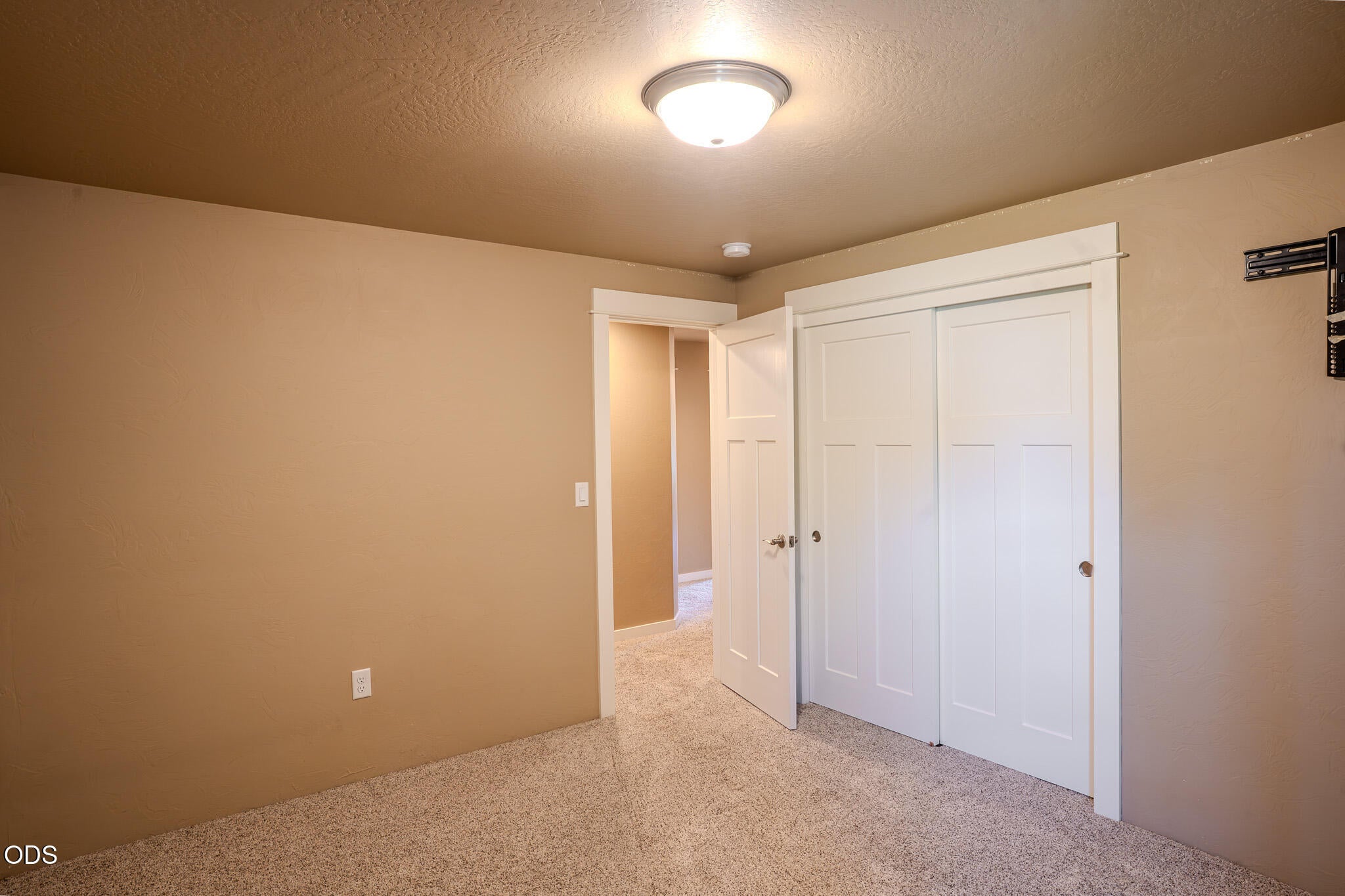 2196 Crestbrook Road Medford, OR 97504 - Photo 20 of 38