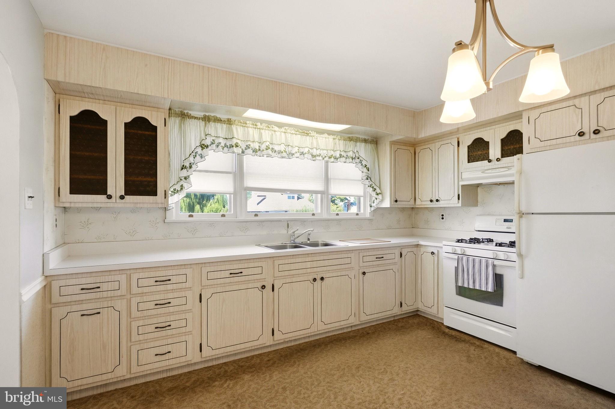 347 North Forklanding Road Maple Shade, NJ 08052 - Photo 6 of 23 Gallery Image 6
