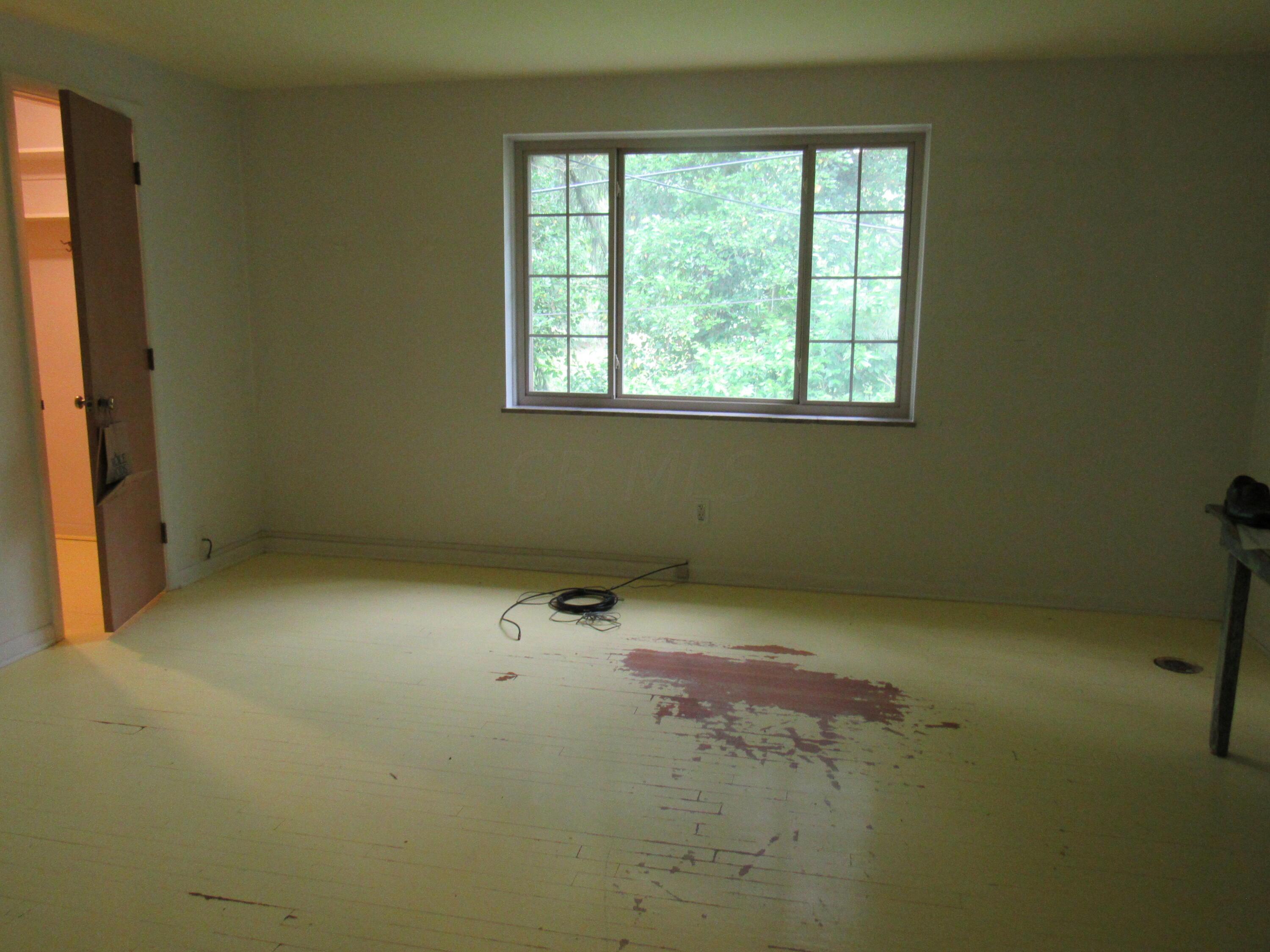 2551 Charing Road, Unit 6 Upper Arlington, OH 43221 - Photo 18 of 29 2nd En Suite