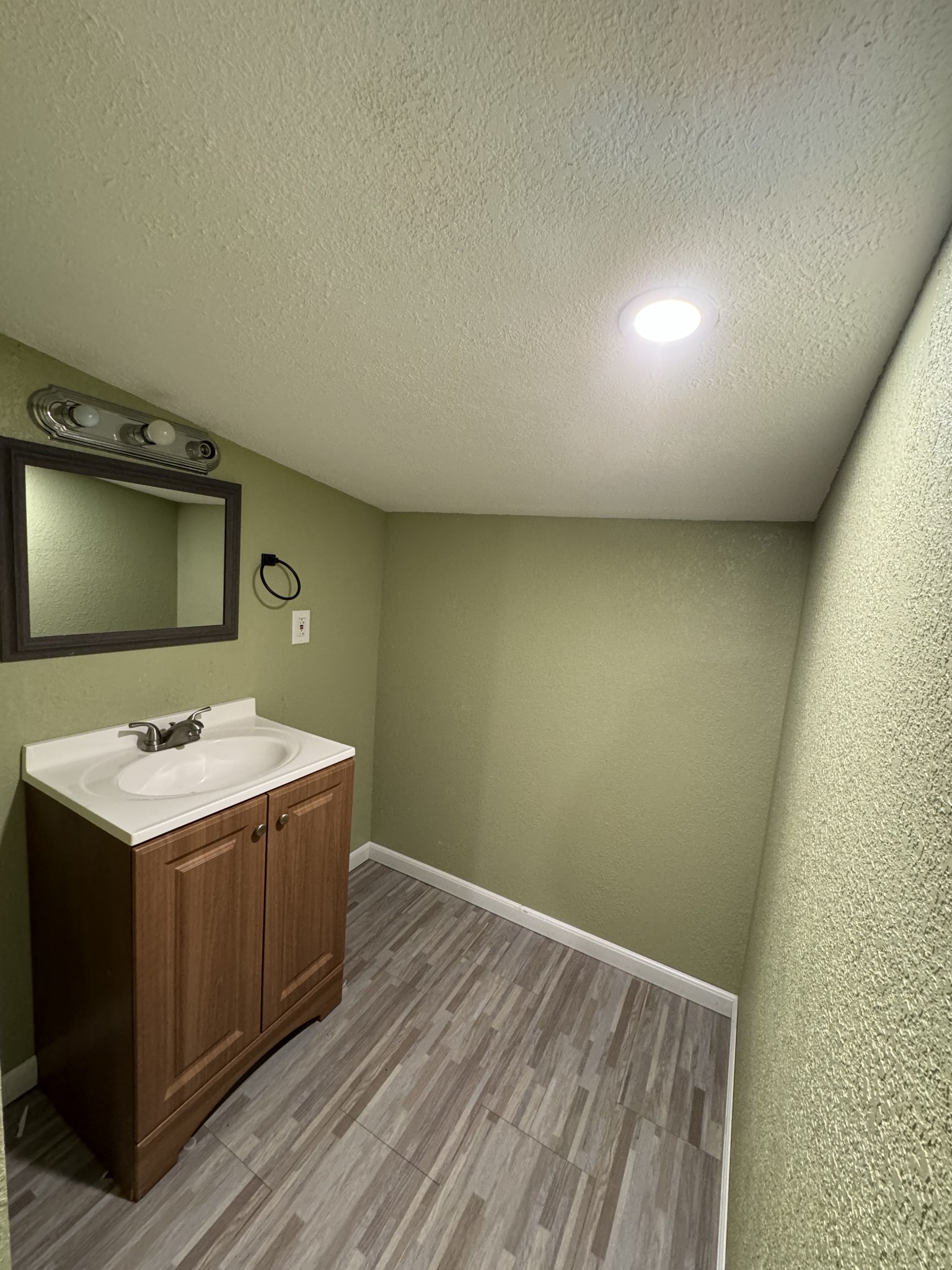 191 Williams Road Manchester, TN 37355 - Photo 16 of 17 a utility room with washer and dryer