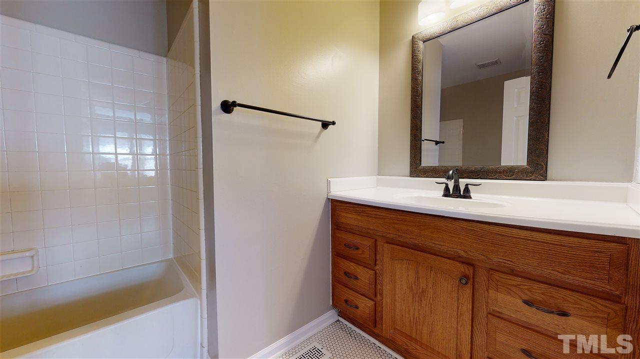 4308 Surry Ridge Circle Apex, NC 27539 - Photo 13 of 16 Gallery Image 13