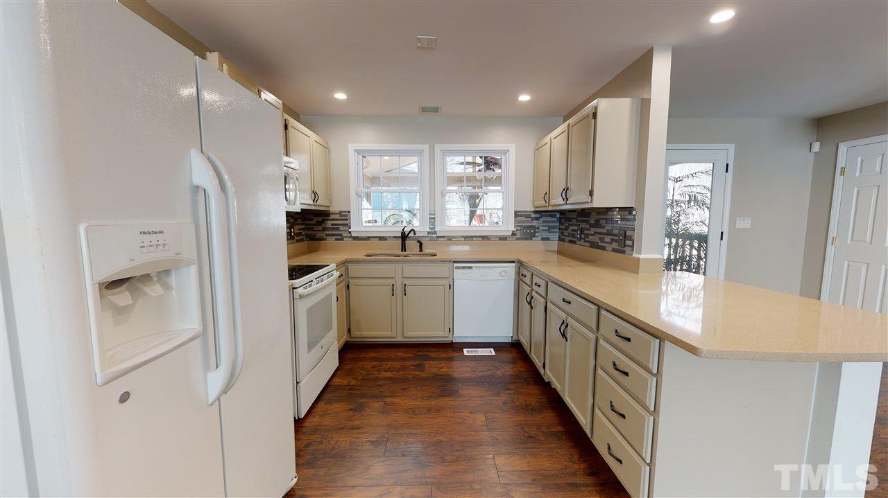 4308 Surry Ridge Circle Apex, NC 27539 - Photo 14 of 16 Gallery Image 14