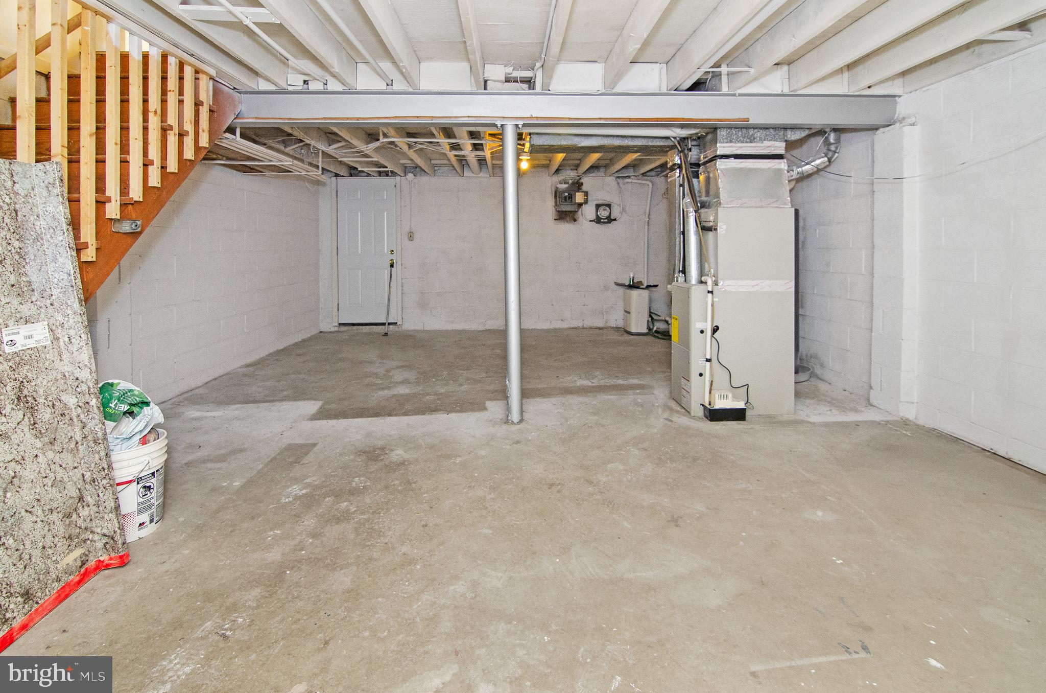 612 Markham Road Baltimore, MD 21229 - Photo 14 of 17 Basement with walk-out
