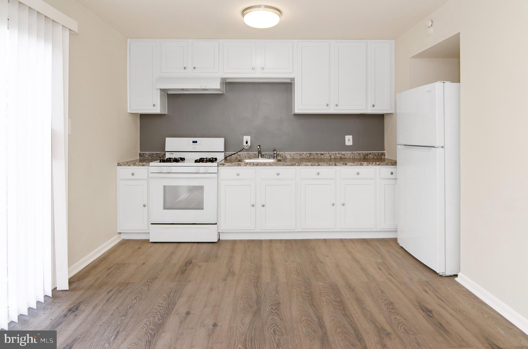 612 Markham Road Baltimore, MD 21229 - Photo 5 of 17 Newly updated kitchen