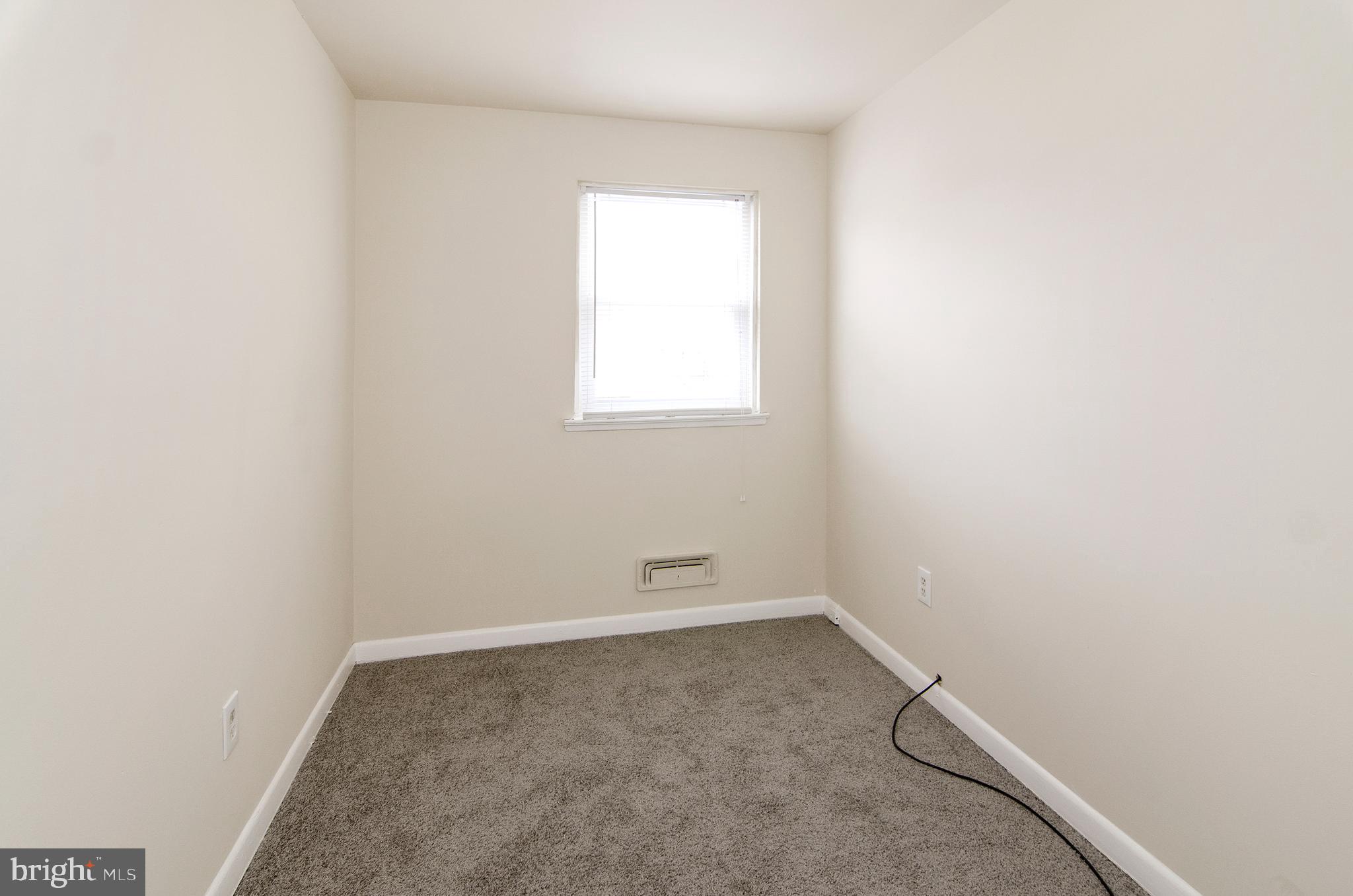 612 Markham Road Baltimore, MD 21229 - Photo 6 of 17 Bedroom 1