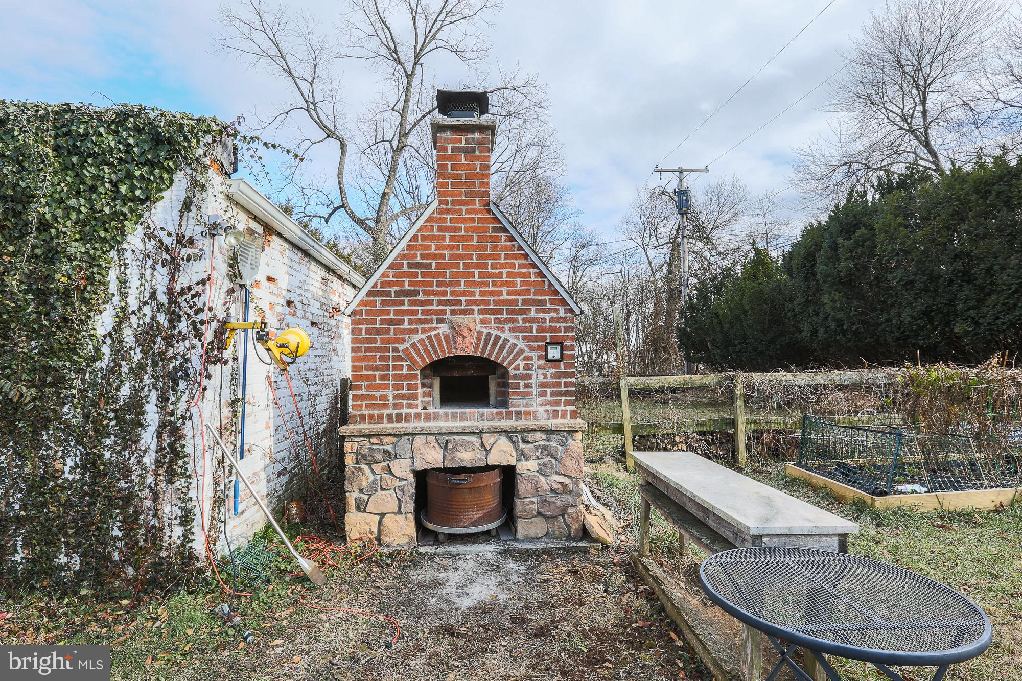 2807 Cheswolde Road Baltimore, MD 21209 - Photo 17 of 17 Pizza Oven