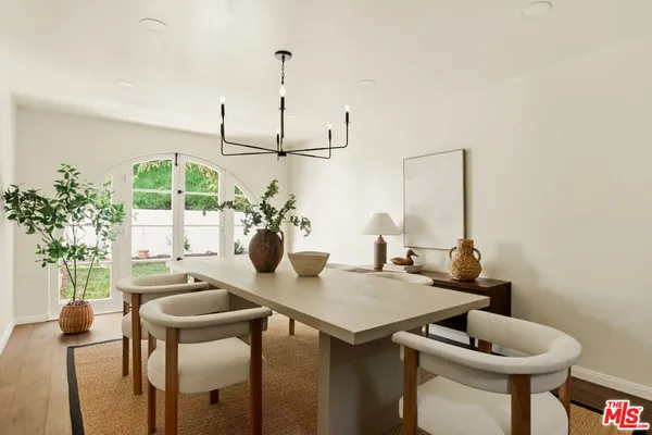 $15,995 | 1518 North Beverly Drive, Beverly Hills, CA 90210