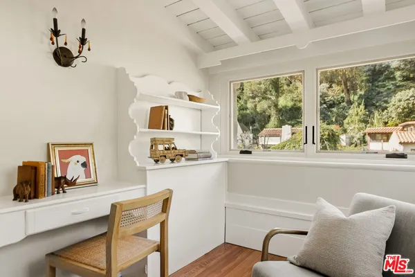 $15,995 | 1518 North Beverly Drive, Beverly Hills, CA 90210