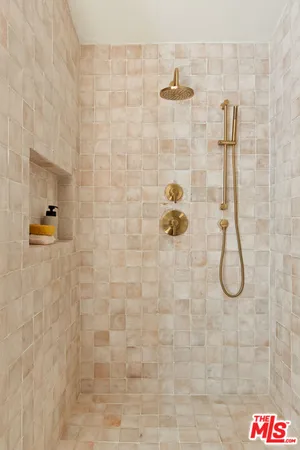 $15,995 | 1518 North Beverly Drive, Beverly Hills, CA 90210