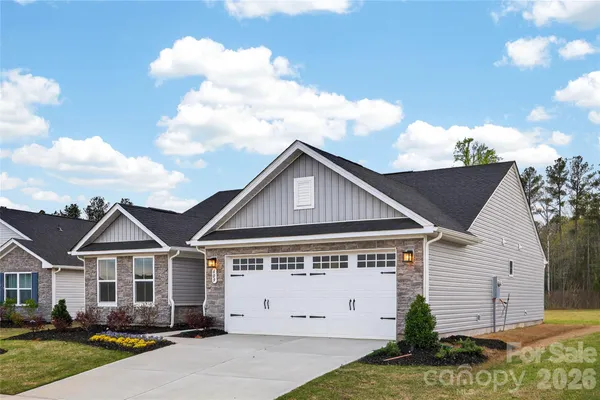 $299,990 | 609 Nesbe Street, Lancaster, SC 29720