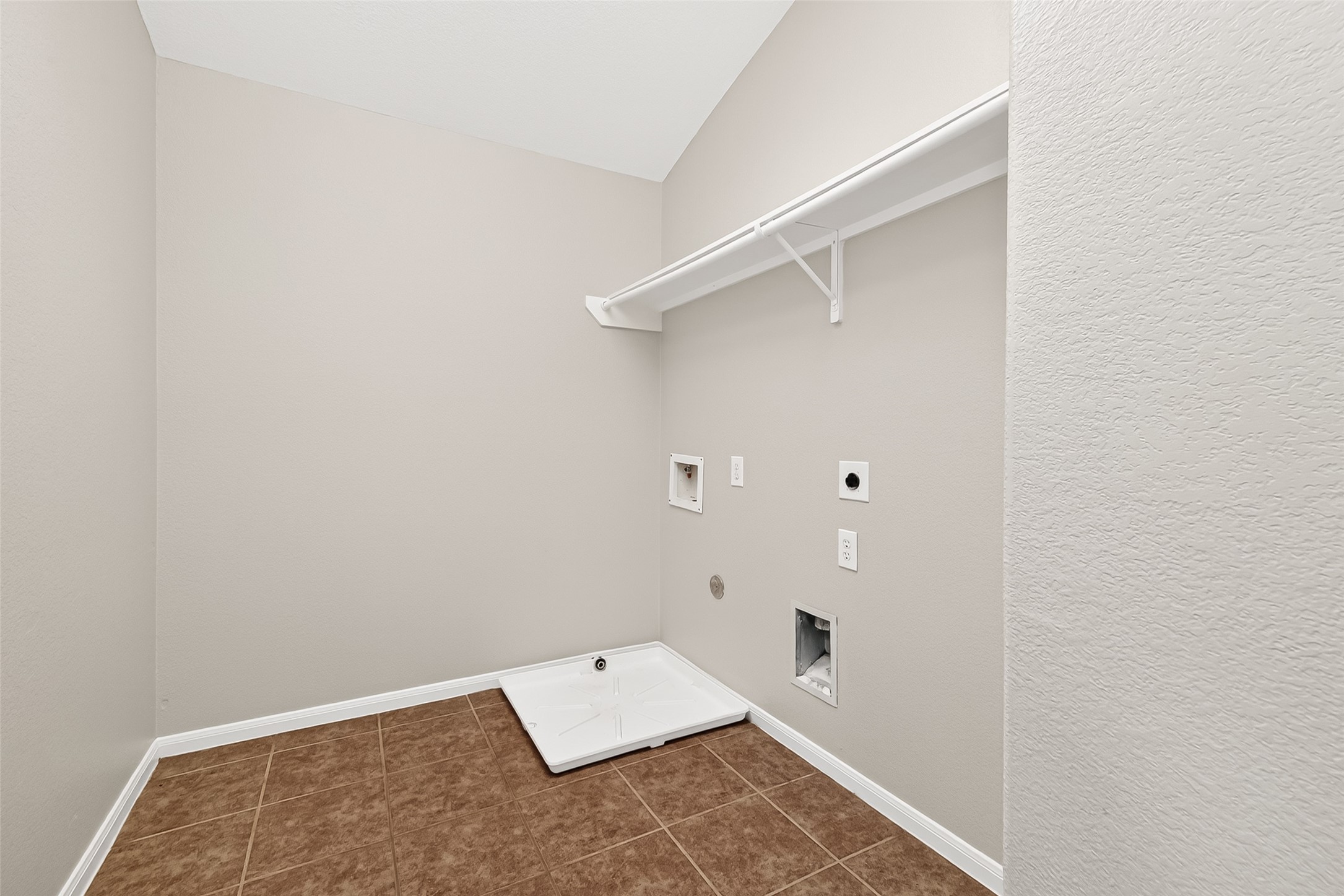 21327 Bella Flora Court Spring, TX 77379 - Photo 35 of 50 a view of room with walk in closet and window