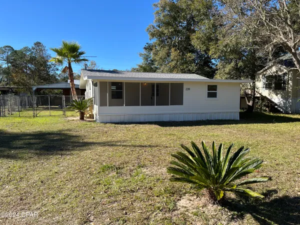 $130,000 | 239 South Deer Avenue, Wewahitchka, FL 32465