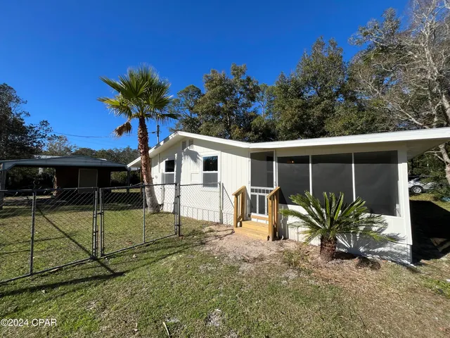 $135,000 | 239 South Deer Avenue, Wewahitchka, FL 32465