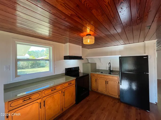 $135,000 | 239 South Deer Avenue, Wewahitchka, FL 32465