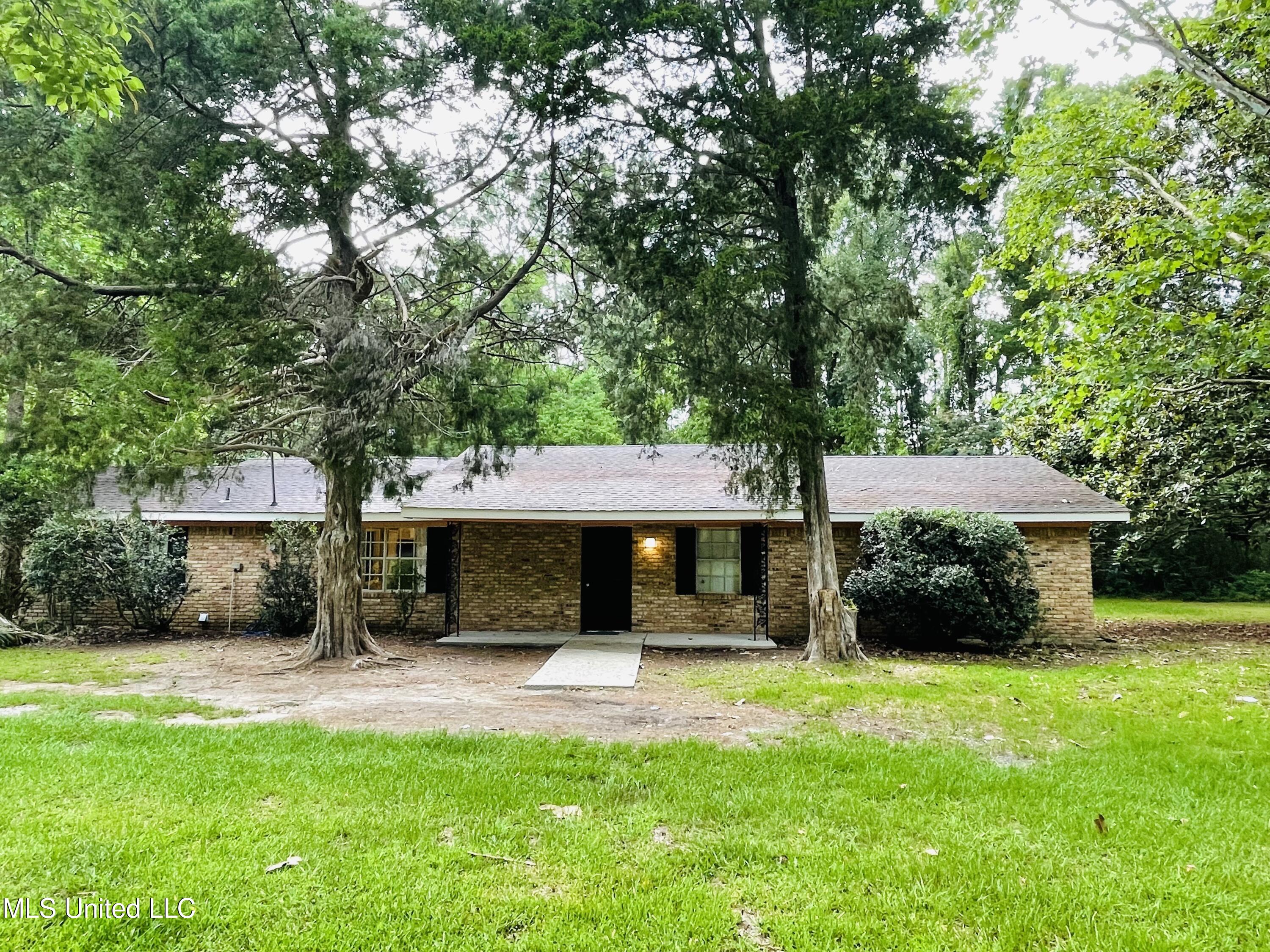 26300 Ivy Emerson Road Lucedale, MS 39452 - Photo 2 of 52 IMG_5458