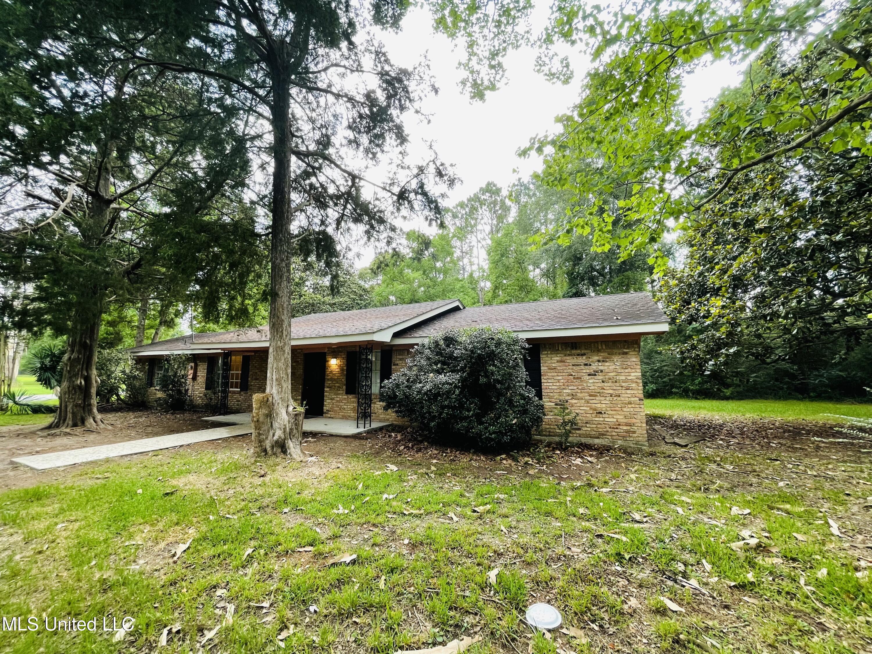 26300 Ivy Emerson Road Lucedale, MS 39452 - Photo 4 of 52 IMG_5456