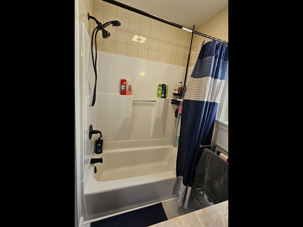 543 Providence Street, Unit 3 Woonsocket, RI 02895 - Photo 11 of 27 Gallery Image 11