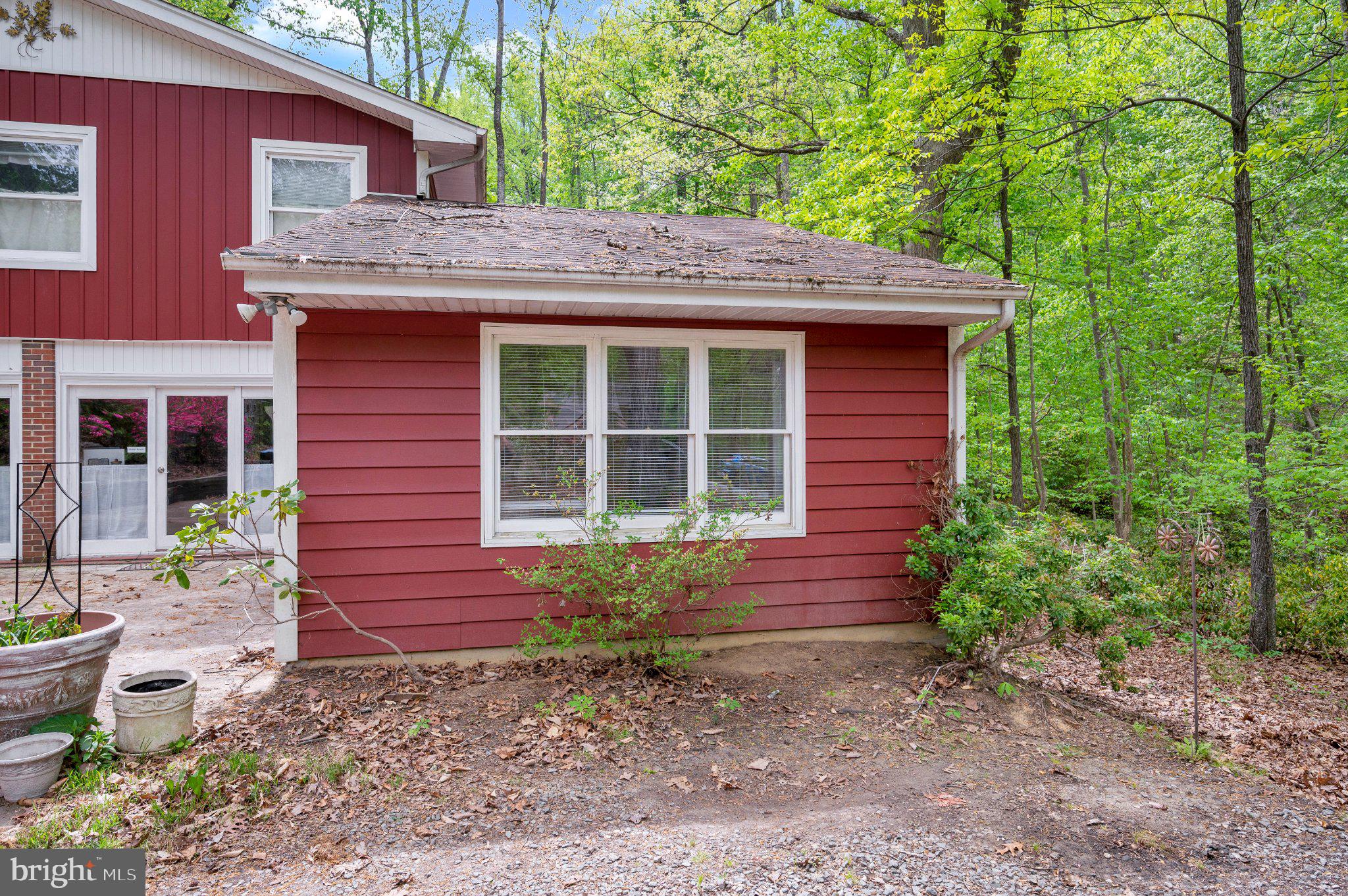130 Springwood Drive, Unit RENTAL Fredericksburg, VA 22401 - Photo 4 of 39 Charming red cottage in serene woods.