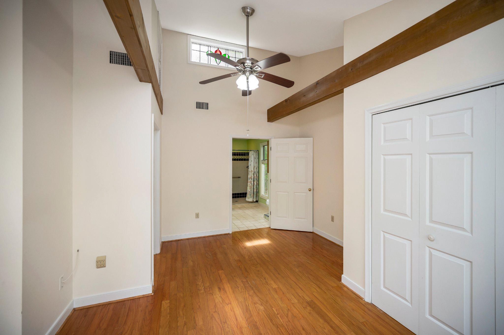 130 Springwood Drive, Unit RENTAL Fredericksburg, VA 22401 - Photo 7 of 39 1st Bedroom with attached Full Bathroom