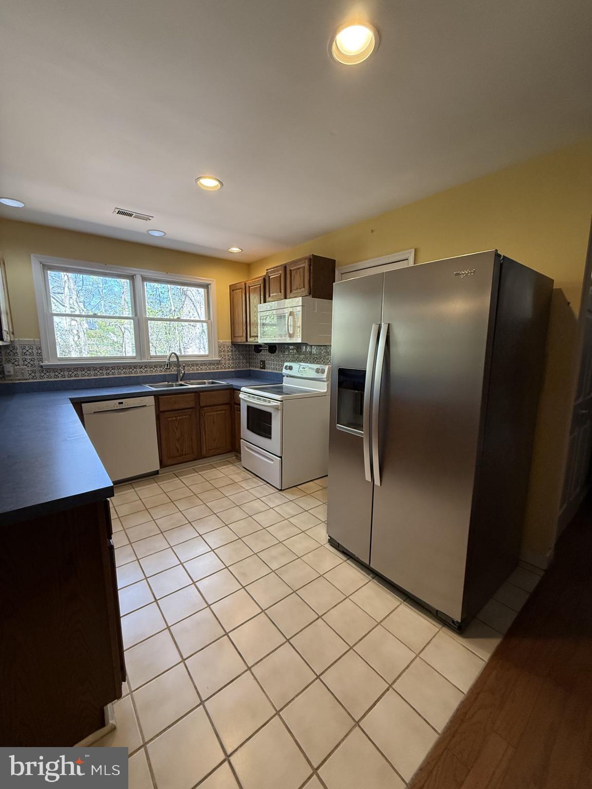 130 Springwood Drive, Unit RENTAL Fredericksburg, VA 22401 - Photo 8 of 22 Kitchen