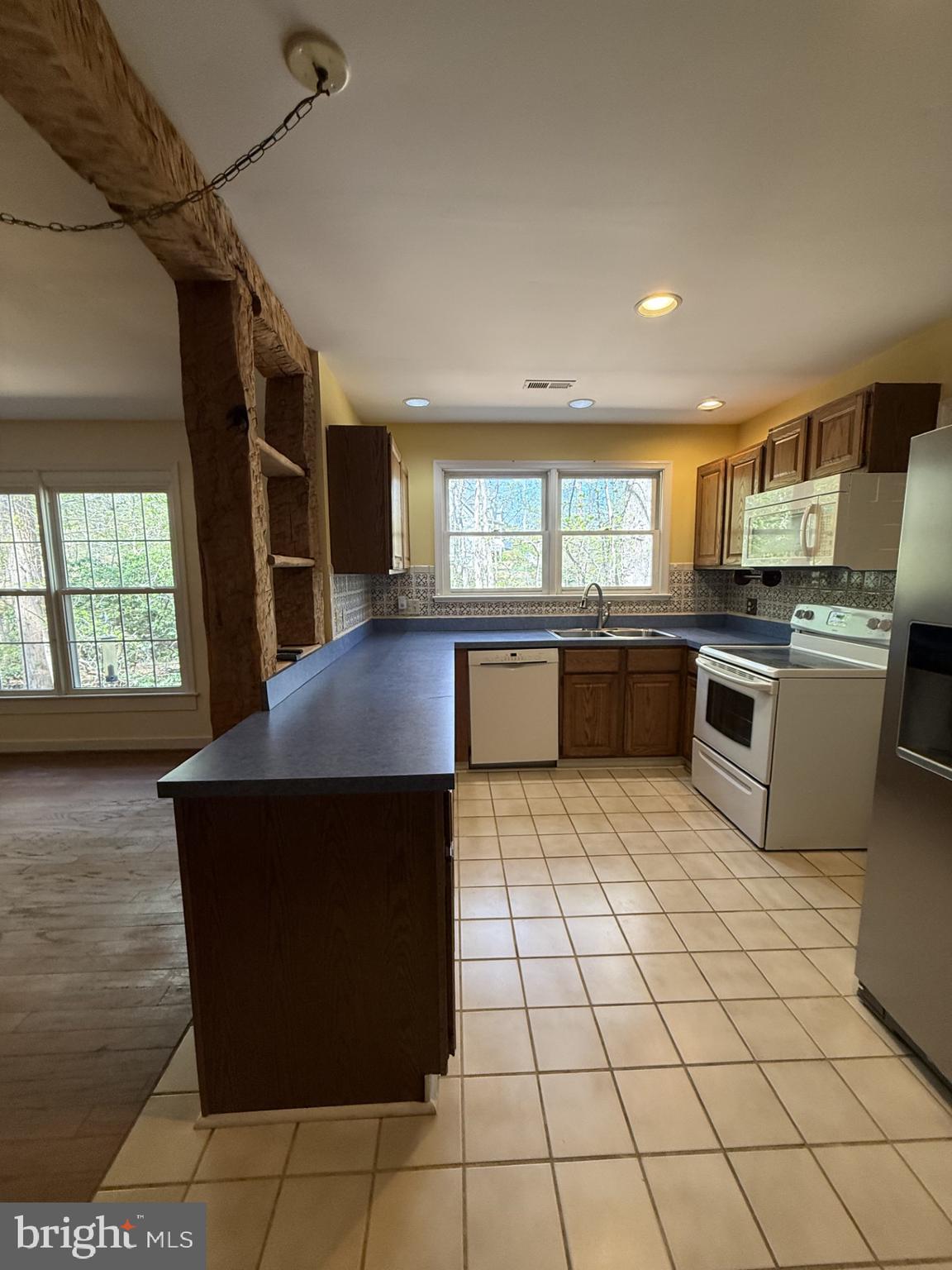 130 Springwood Drive, Unit RENTAL Fredericksburg, VA 22401 - Photo 9 of 22 Kitchen