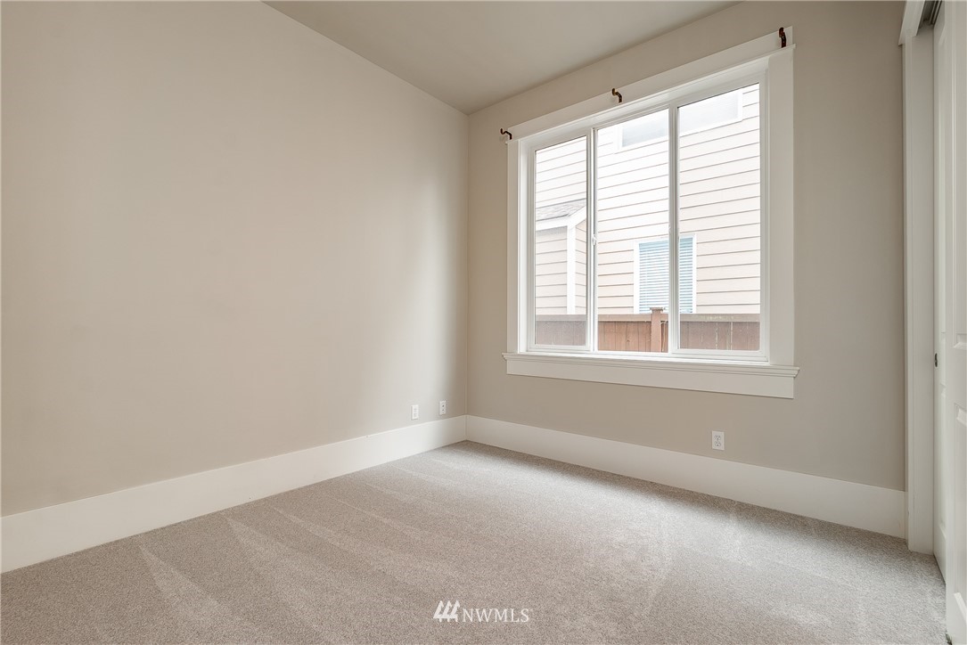 5102 Northeast 10th Street Renton, WA 98059 - Photo 8 of 28 Gallery Image 8